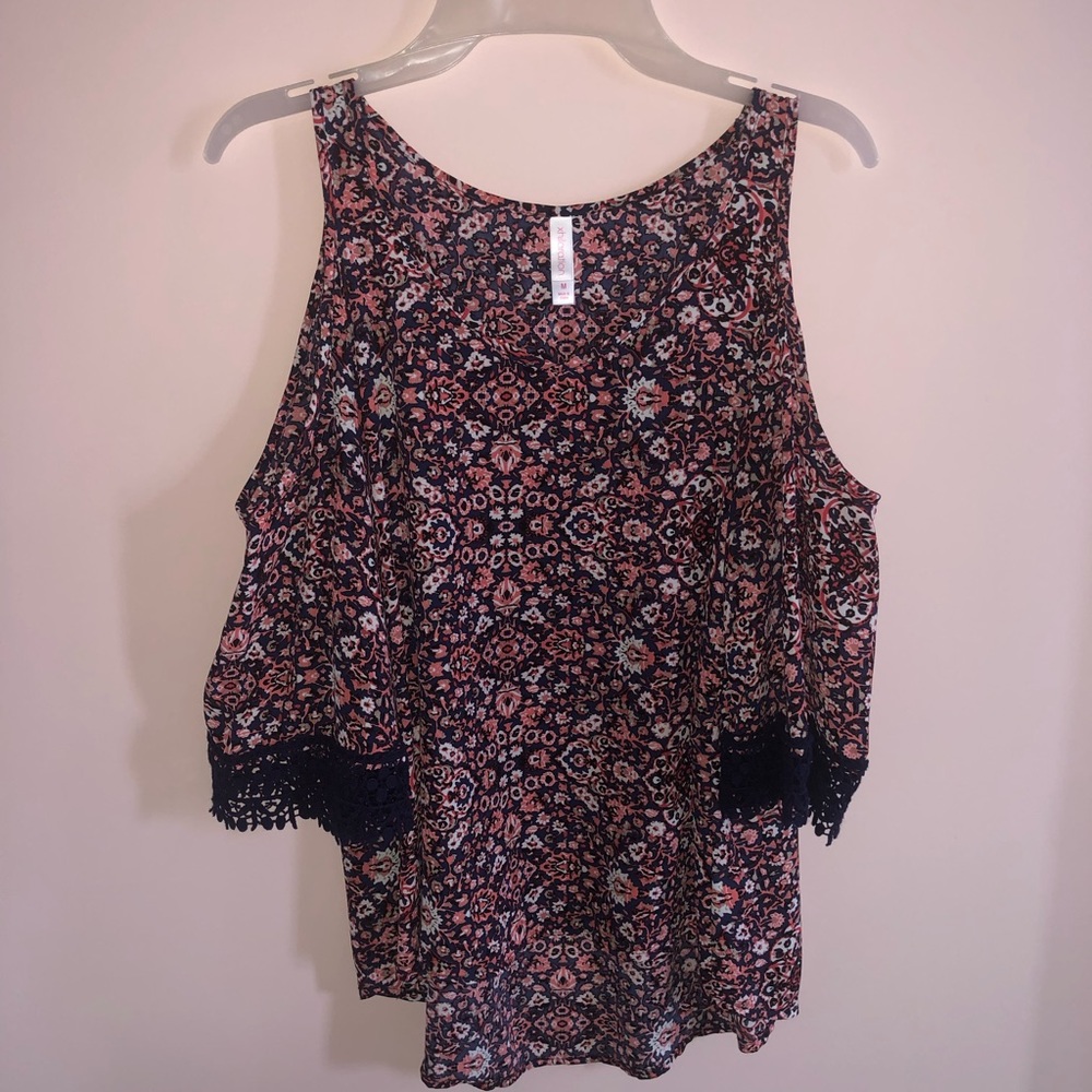 Cold shoulder top